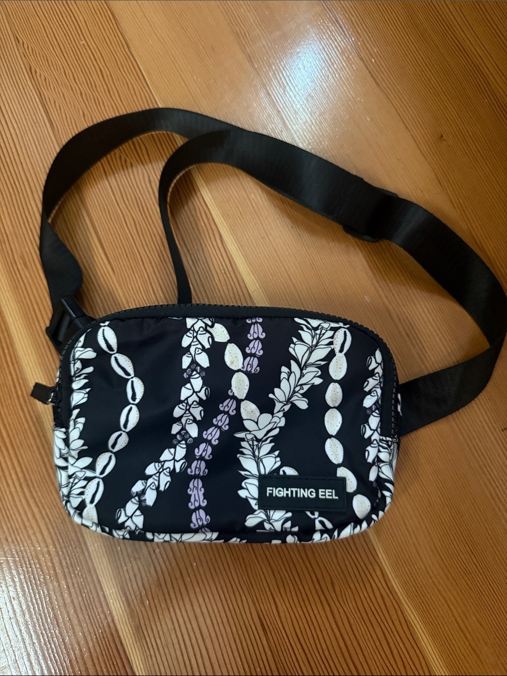 Fighting Eel Black Crossbody with White and Light Purple Floral Chains